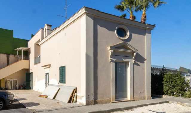 Bari, quella misconosciuta chiesetta nascosta in via Bellomo: era la cappella dei Sylos Labini